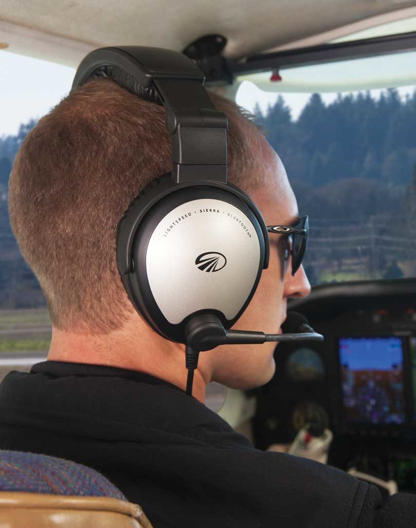 Sierra® ANR Headset - Pilot Headsets - LightspeedAviation.com