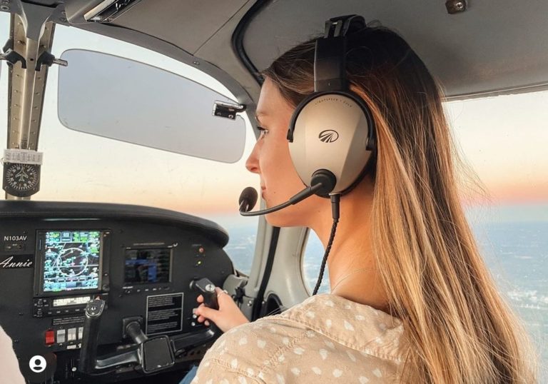 Zulu 3 Female Pilot