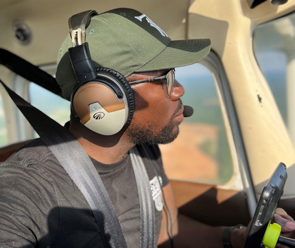Why Are Pilot Headsets So Expensive at Larry Sprague blog